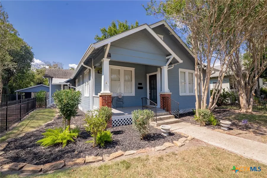 1705 N Vine ST, Victoria, TX 77901