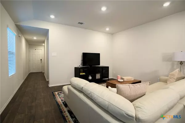 San Marcos, TX 78666,233 Calgary LN