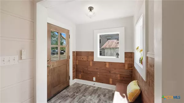 Gonzales, TX 78629,611 Qualls ST