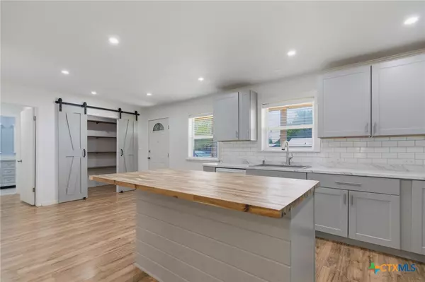 Gonzales, TX 78629,1307 Summit DR