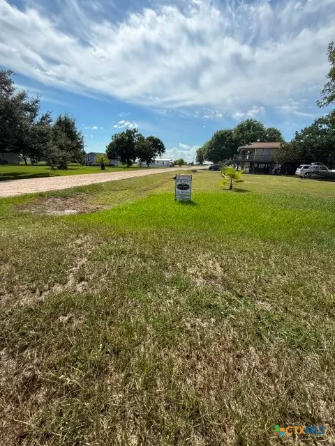 Palacios, TX 77465,44 Starling DR