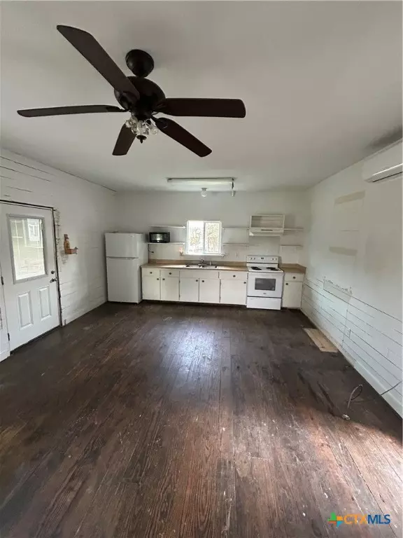 Victoria, TX 77901,1017 W Nueces ST