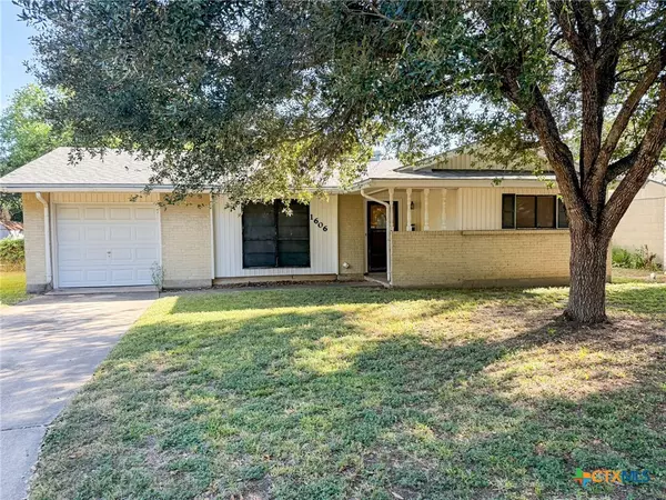 1606 Seguin AVE,  Victoria,  TX 77901