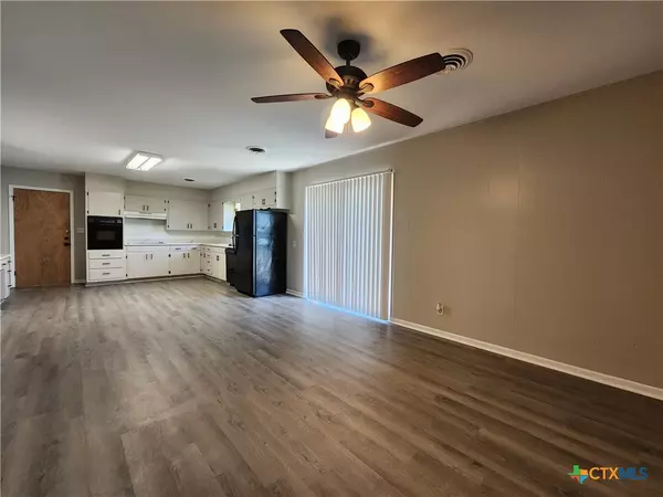 New Braunfels, TX 78130,273 Meadow AVE