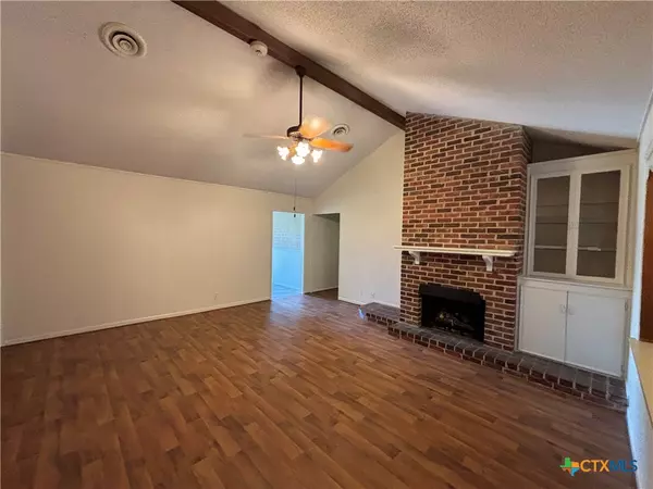 Victoria, TX 77904,107 Yorkshire LN