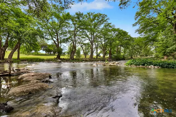 730 E Mather ST #D102, New Braunfels, TX 78130