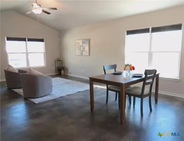 Spring Branch, TX 78070,1724 Cave DR