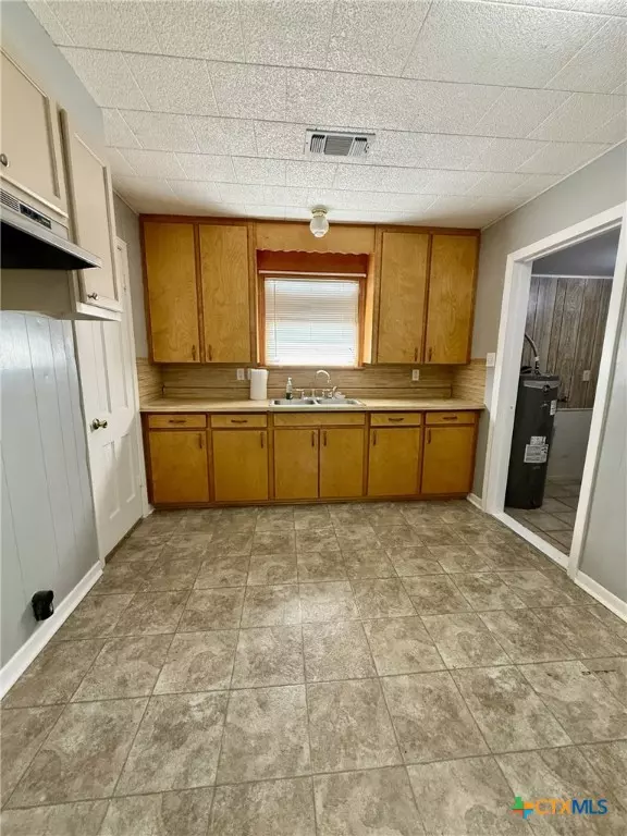Edna, TX 77957,208 Sandra ST