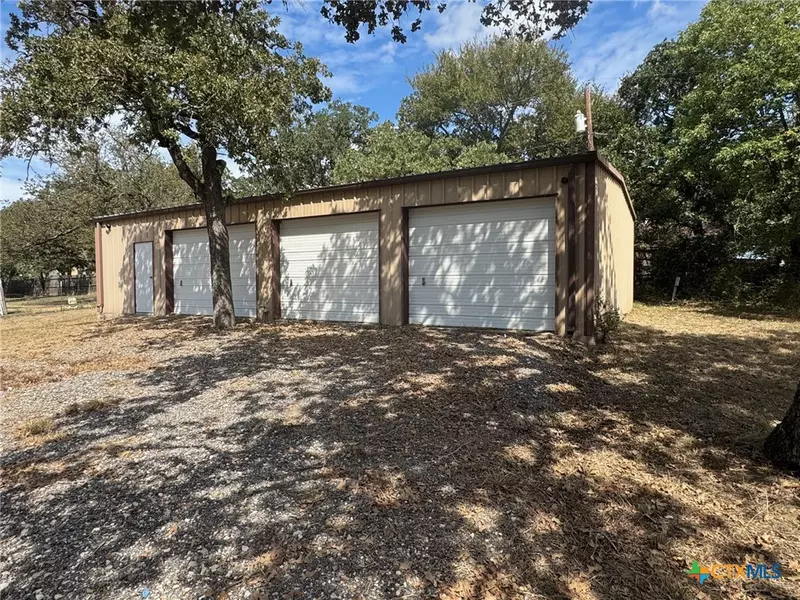 2802 W 4th Street, Cameron, TX 76520
