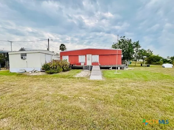 848 Margie Tewmey RD, Port Lavaca, TX 77979