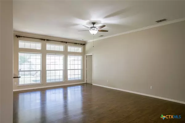 Victoria, TX 77901,323 Macon CRK