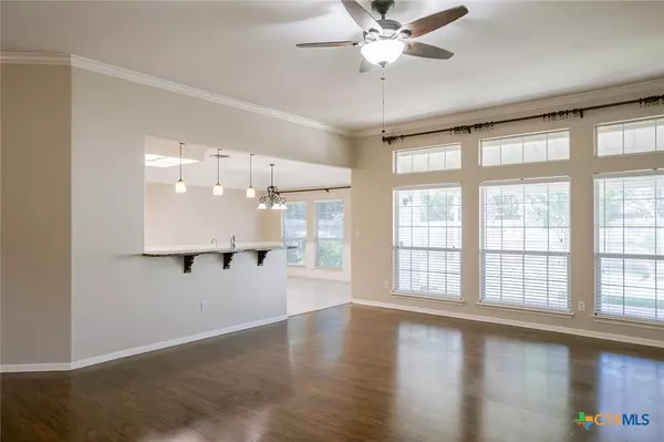 Victoria, TX 77901,323 Macon CRK