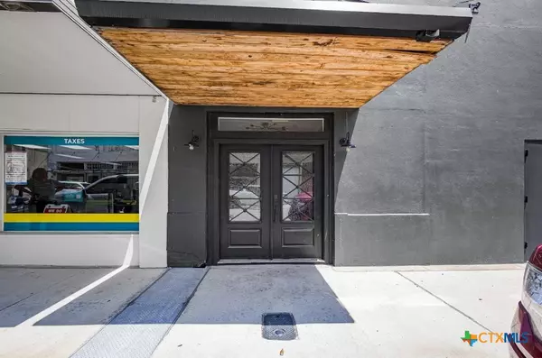 Yoakum, TX 77995,123 W May ST #2