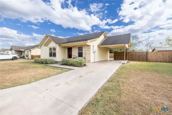 Gonzales, TX 78629,542 Guerra LN