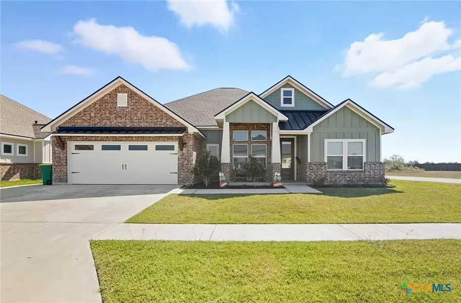 301 Salem Crossing DR, Victoria, TX 77904