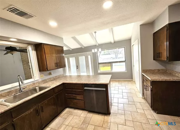 Schertz, TX 78154,118 Richardson DR