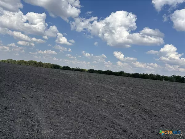 Lott, TX 76656,41 acres Cr 451