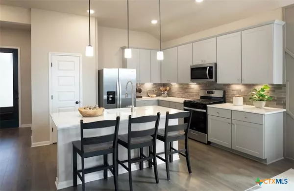 New Braunfels, TX 78130,1615 Bartlett SQ