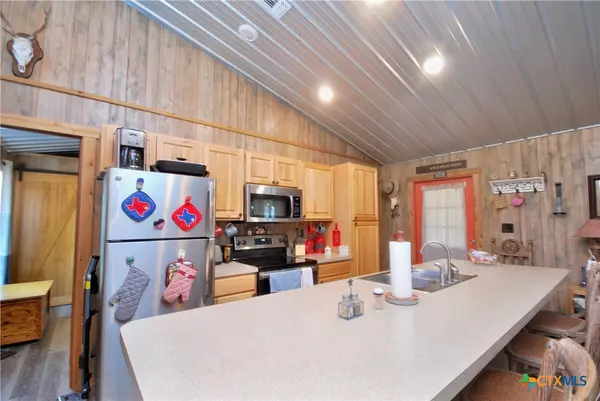 Hallettsville, TX 77964,3033 County Road 18