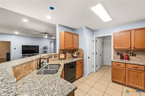 Belton, TX 76513,1009 E Ave S