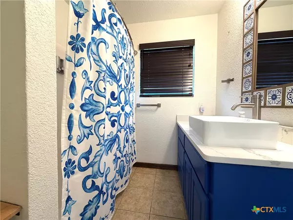 Port Lavaca, TX 77979,81 Jacob RD