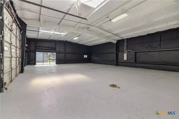 Lampasas, TX 76550,408 S Main ST #B