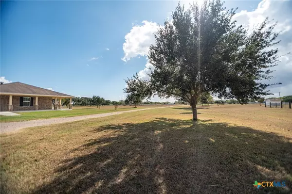 Port Lavaca, TX 77979,113 Aggie LN