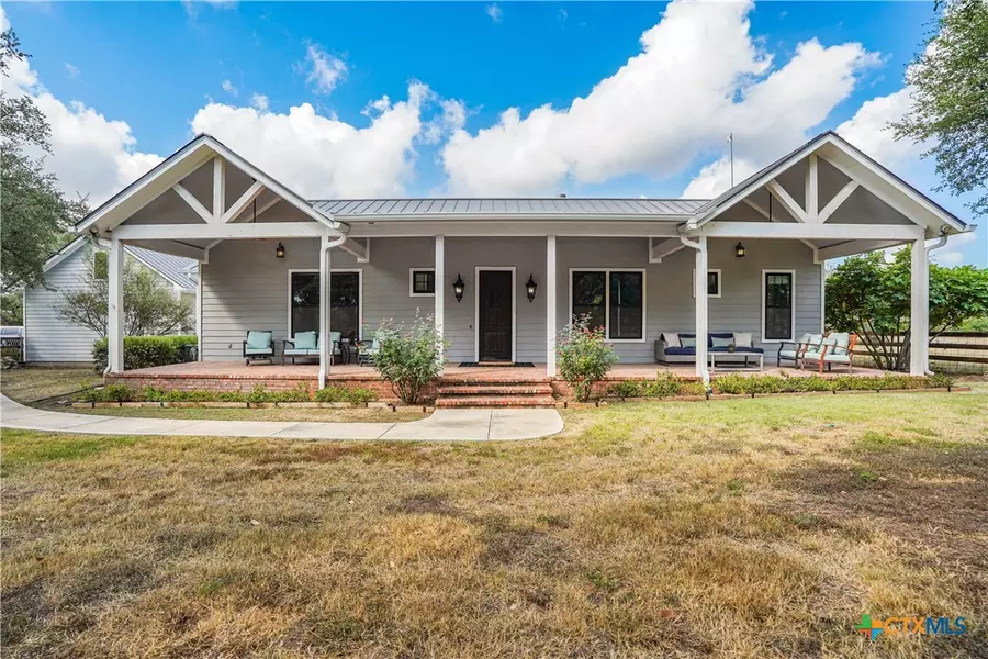 725 Blue Sky LN, Wimberley, TX 78676