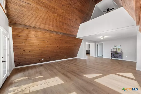 Rosebud, TX 76570,127 County Road 367