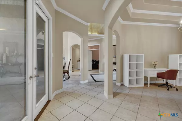 San Antonio, TX 78266,9752 Trophy Oaks DR