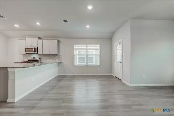 New Braunfels, TX 78130,1945 Redstart