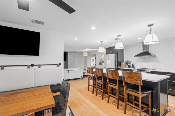 Granite Shoals, TX 78654,301 W Briarway DR