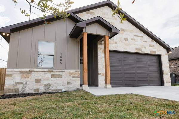 1005 Broadmoor ST, Victoria, TX 77904