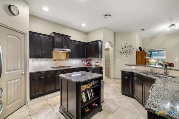 Victoria, TX 77904,101 Sandstone CT