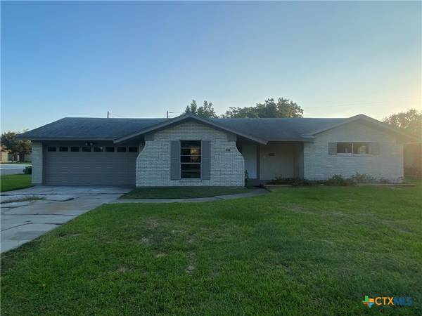 1306 Burkedale DR, Port Lavaca, TX 77979