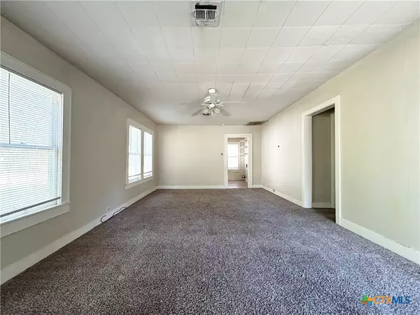 Belton, TX 76513,407 N Penelope ST