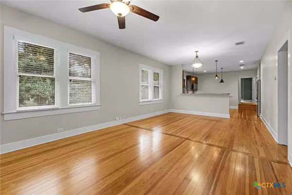 New Braunfels, TX 78130,557 Lee ST