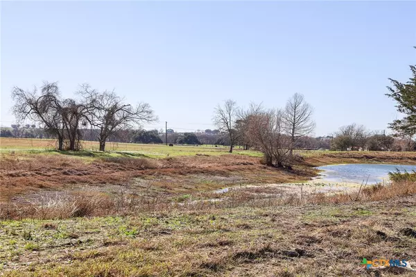 Shiner, TX 77984,511 CR 362 #Lot 8