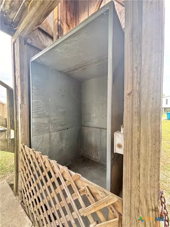 Port O'connor, TX 77982,509 N 9th ST