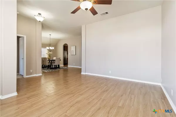 New Braunfels, TX 78132,1716 Oak Wind