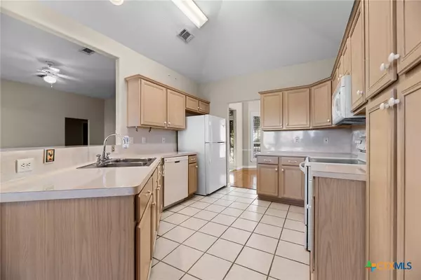 Seguin, TX 78155,140 Plantation DR