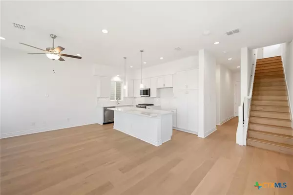 New Braunfels, TX 78130,895 N Academy AVE