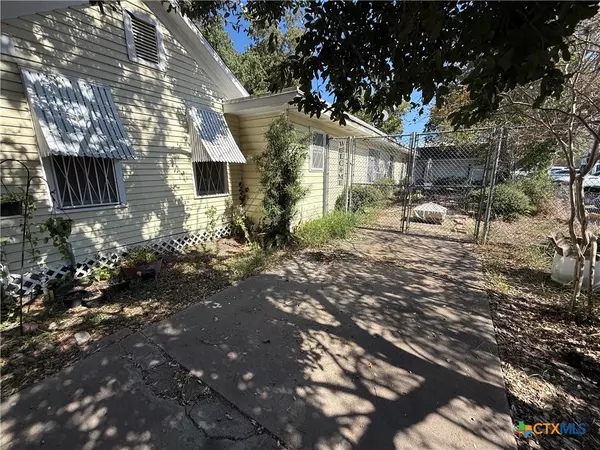 Victoria, TX 77901,1404 N Wheeler