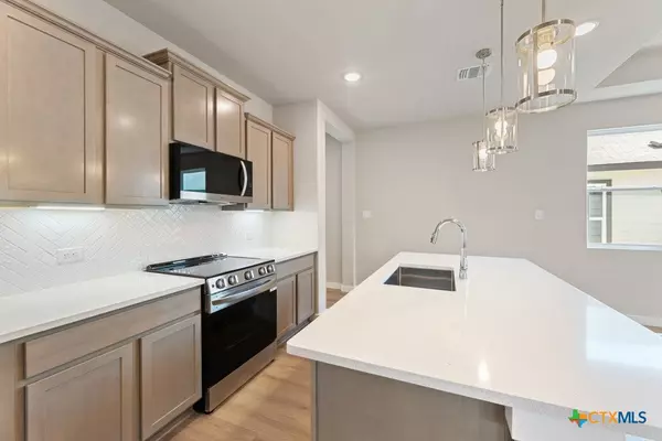 New Braunfels, TX 78130,743 Langston LN