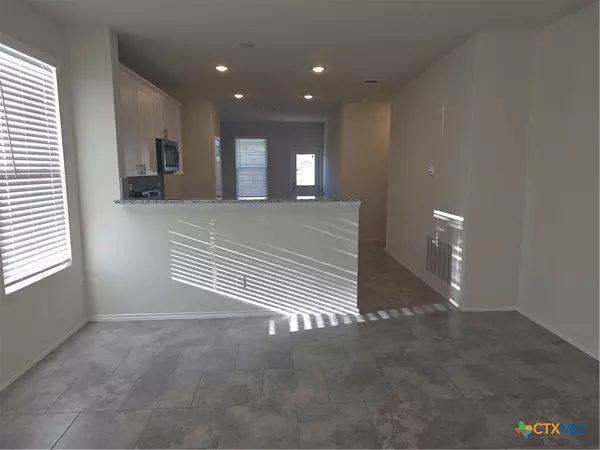 New Braunfels, TX 78130,874 Crested Iris