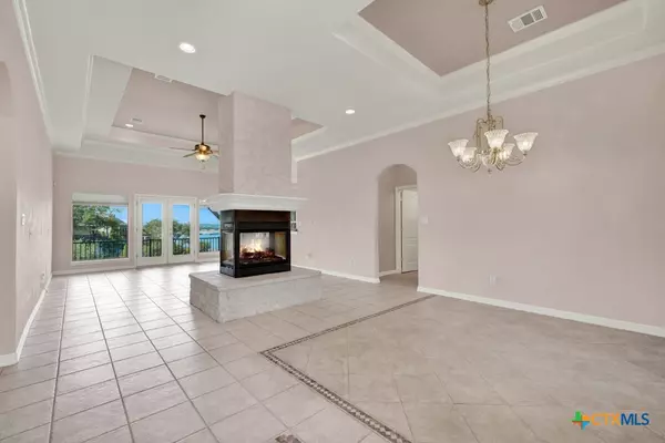 Canyon Lake, TX 78133,1925 Glenn DR