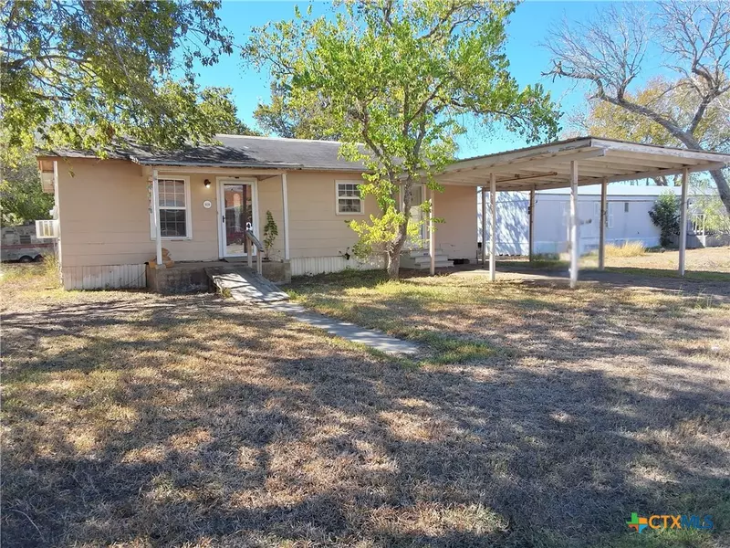 609 E Sarah ST, Cuero, TX 77954
