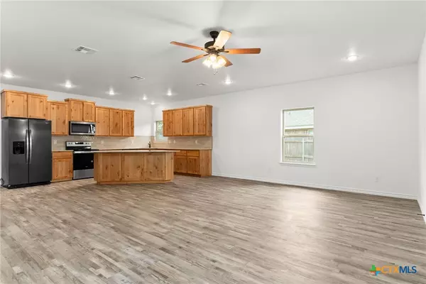 Lampasas, TX 76550,828 Elijah Ln