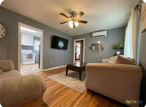 New Braunfels, TX 78130,284 Perryman ST