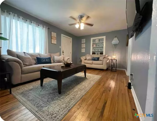 New Braunfels, TX 78130,284 Perryman ST